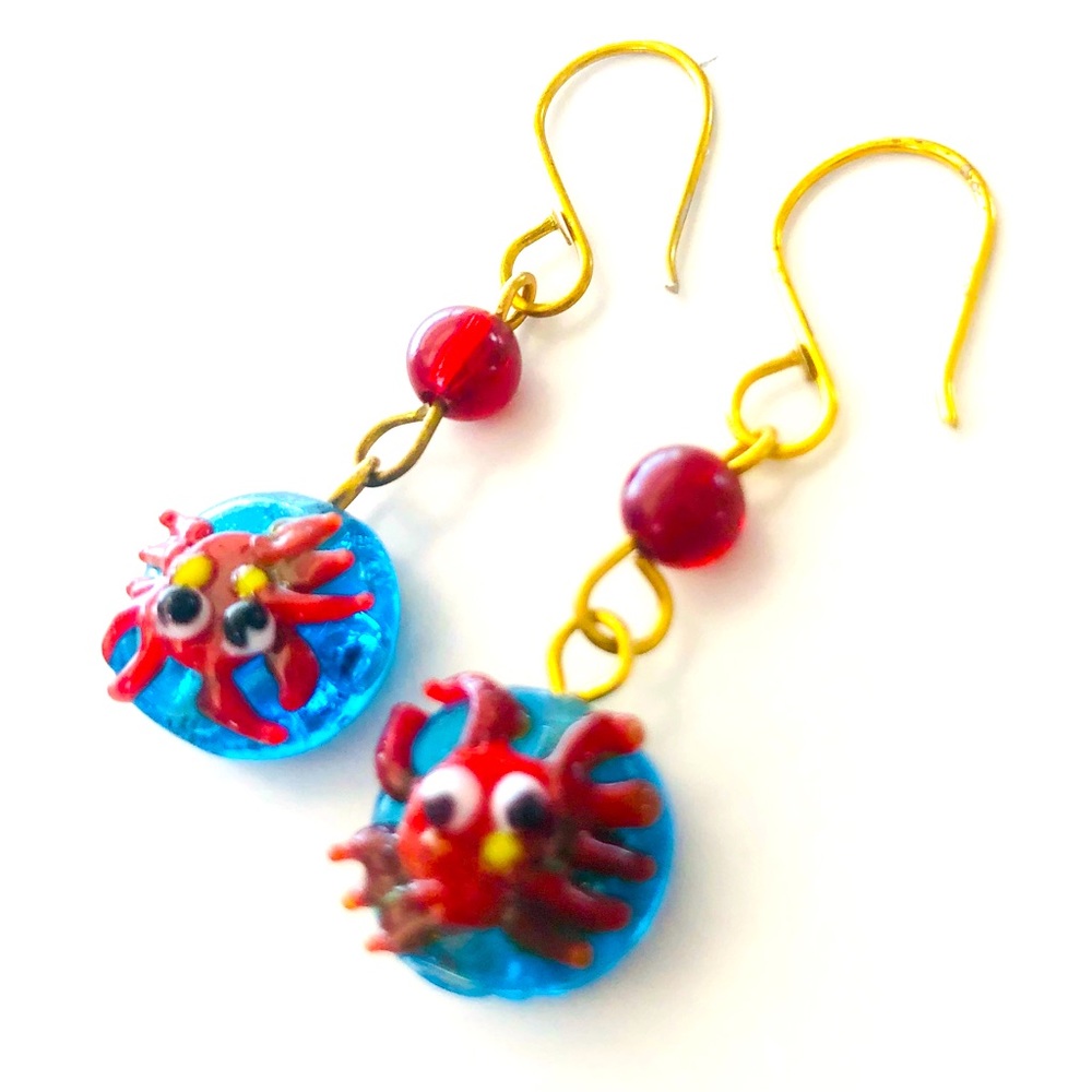 🦀”Don’t be so Crabby” Earrings - glass lampwork crabs - New - NWT ⭐️5 for $25⭐️